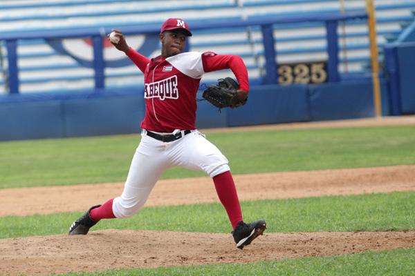 Pitcher Ariel José Martínez Camacho will not remain on the bench in the Japanese semi-professional league