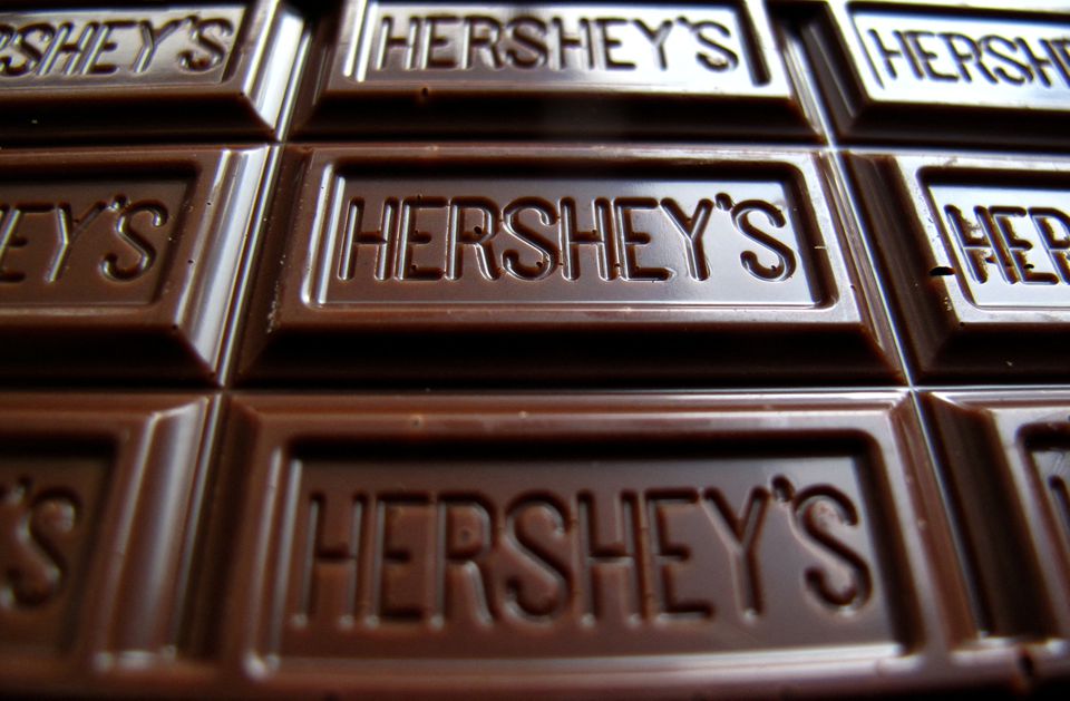 DEMANDAN A HERSHEY POR METALES PESADOS EN SUS CHOCOLATES